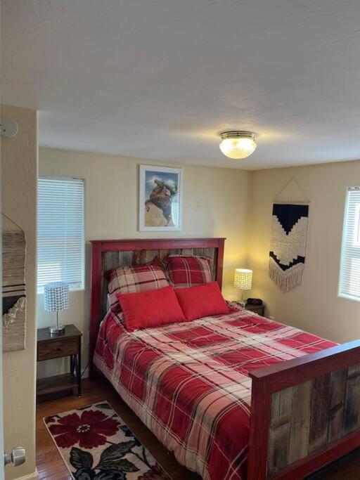 Cheerful Pet-Friendly Bungalow Right In Town 蒙特罗斯 外观 照片